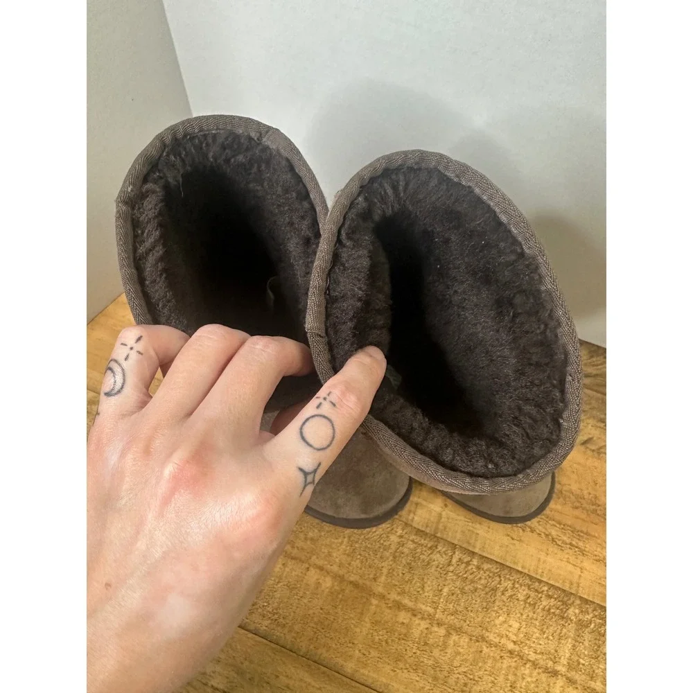 UGG Australia‎ Classic Tall Brown Suede Shearling Boots Chocolate size 7